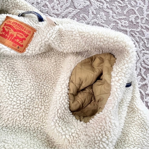 Levi’s Men’s Insulated Sherpa Trucker Jacket - Picture 12 of 16